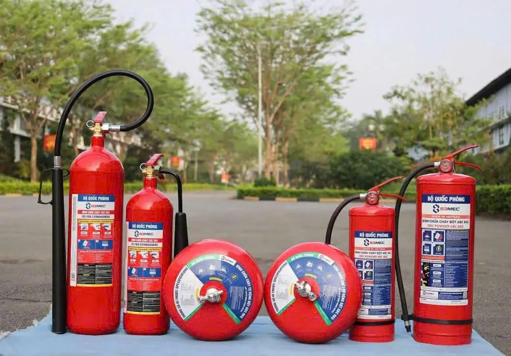 Bình chữa cháy bột ABC 6kg BQP 83MEC (Bộ Quốc Phòng)